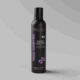 Un bidon noir de Mousse fixation forte 300 ml se détache sur un fond gris uni. Dahlia Color Professionnel