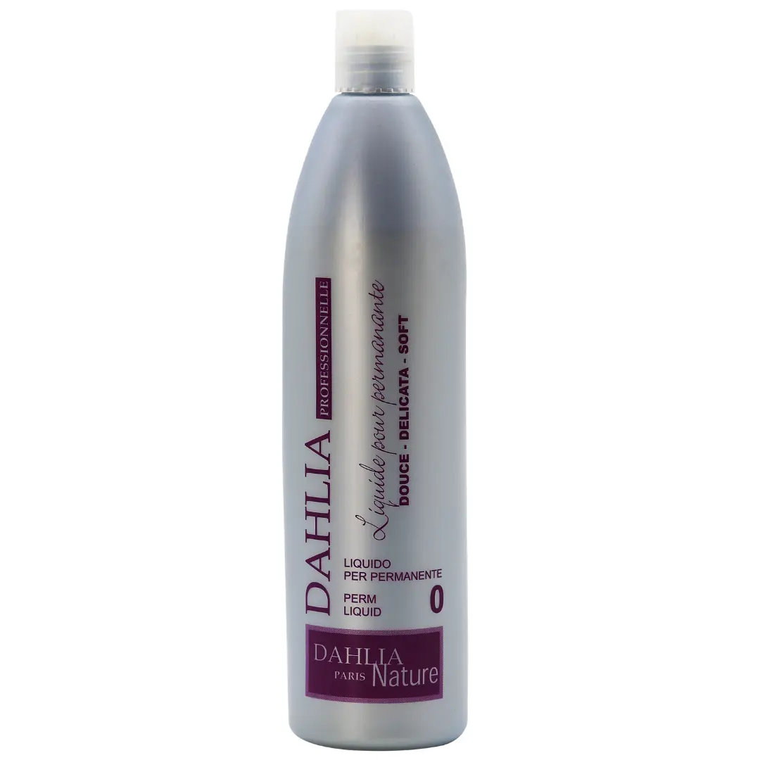 Flacon argenté de Liquide pour permanente SOFT P0 500 ml avec une étiquette Dahlia Color violette, debout sur fond blanc — un produit de coiffure professionnel pas cher qui offre un excellent rapport qualité/prix. Dahlia Color Professionnel